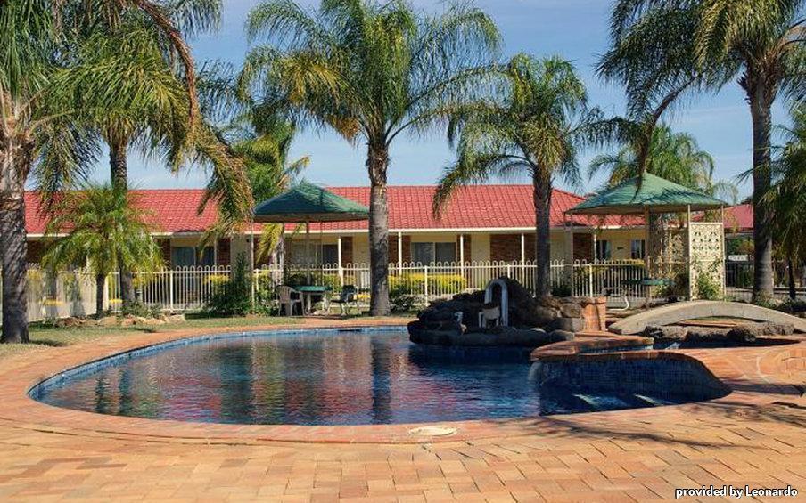 Pines Country Club Motor Inn Shepparton Exterior photo